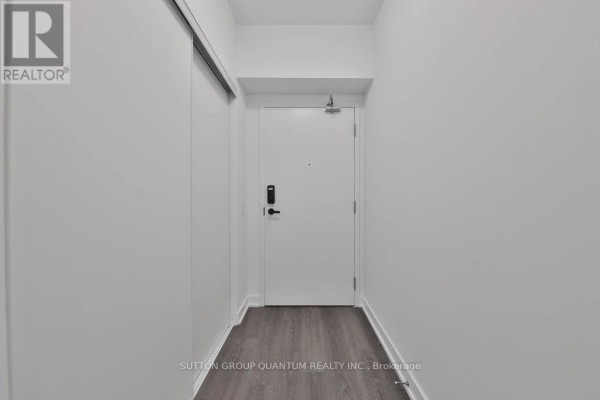 Primary Bedroom - 4001 - 3900 Confederation Parkway, Mississauga, ON L5V0M3 Photo 4