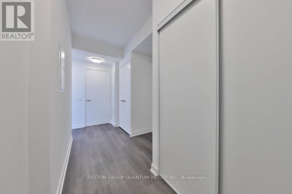 Bedroom 2 - 4001 - 3900 Confederation Parkway, Mississauga, ON L5V0M3 Photo 5