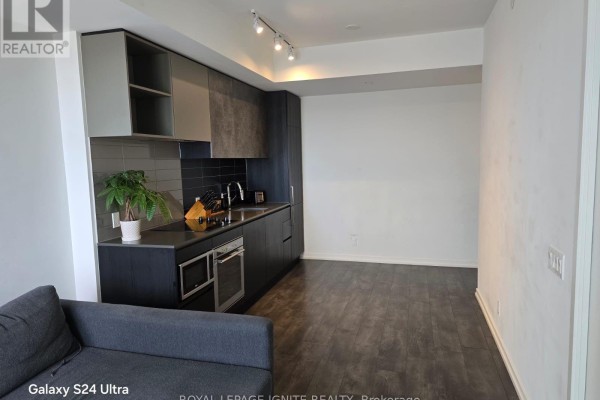 4002 - 1000 Portage Parkway S, Vaughan, ON L4K0L1 Photo 4