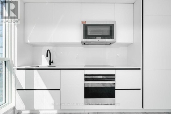 Kitchen - 4003 - 327 King Street W, Toronto, ON M5V0W7 Photo 3