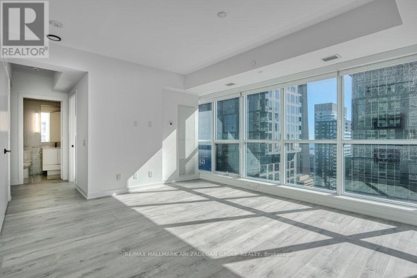 4003 - 327 King Street W, Toronto, ON M5V0W7 Photo 5