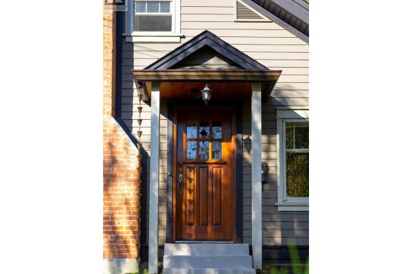 Den - 4004 Pleasant Valley Road, Vernon, BC V1T4M2 Photo 3