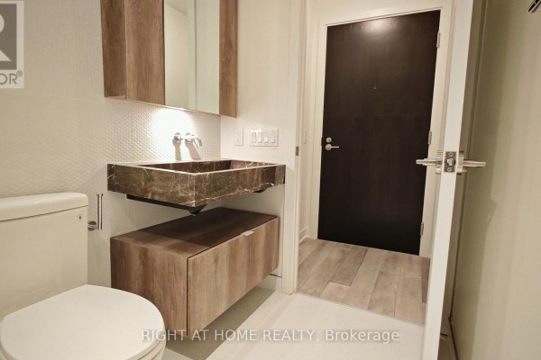 Kitchen - 4005 - 11 Yorkville Avenue, Toronto, ON M4W1L2 Photo 3