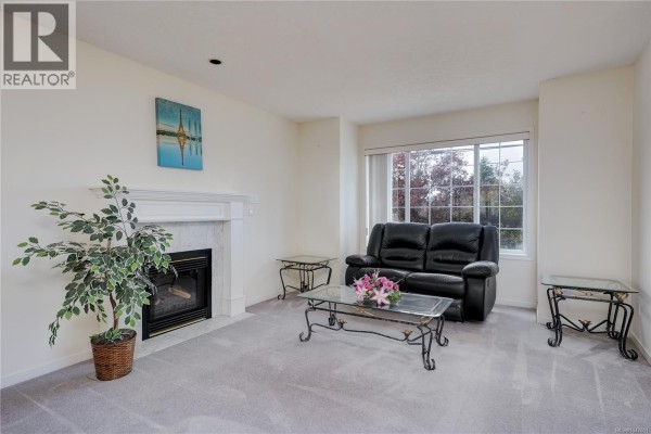 4005 Gordon Head Rd, Saanich, BC, photo 2