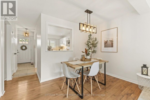Dining room - 4006 Eady Court, Ottawa, ON K1J8X6 Photo 5