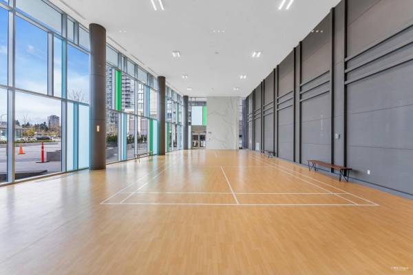 Living room with balcony, large windows, and city views. - 4008 9887 Whalley Boulevard, Surrey