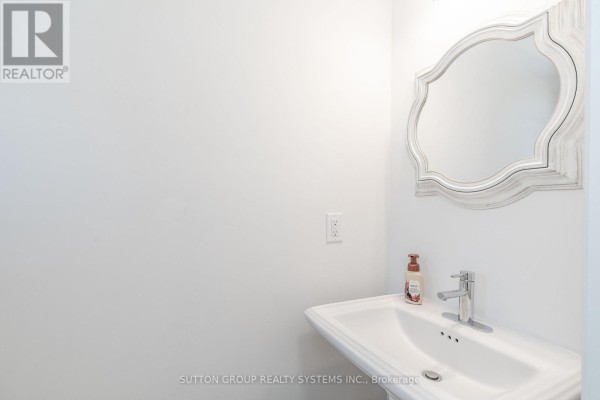 Bathroom - 4008 Crown Street, Lincoln, ON L3J0S3 Photo 5