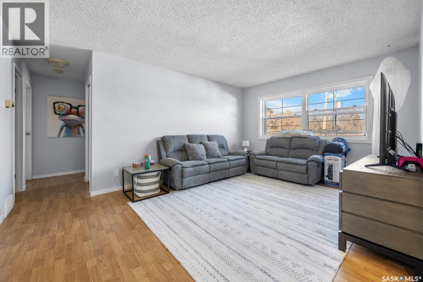 4008 Dewdney Avenue, Regina, SK S4T1A2 Photo 4