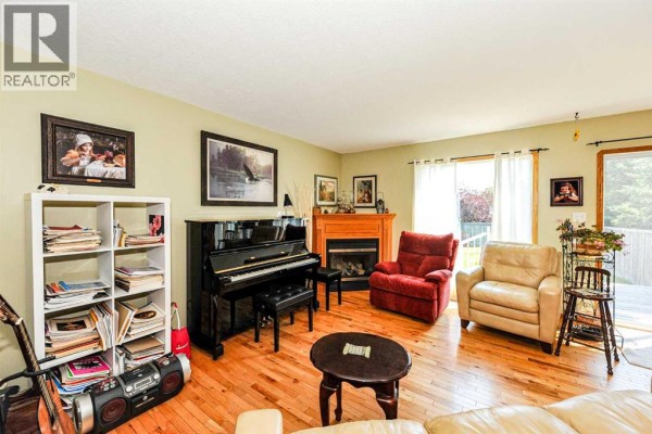 2pc Bathroom - 4009 69a Street Close, Camrose, AB T4V4X9 Photo 3