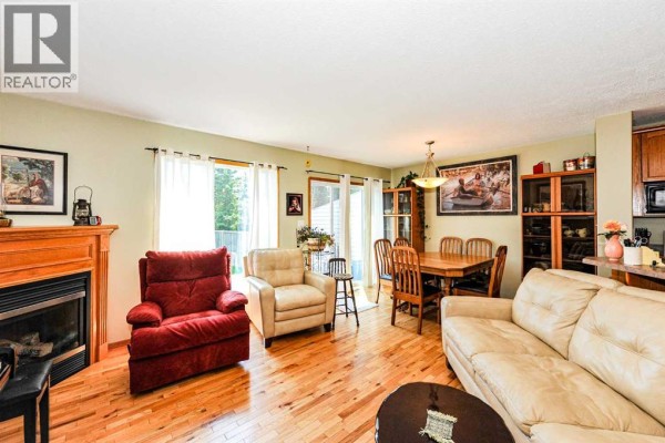 Primary Bedroom - 4009 69a Street Close, Camrose, AB T4V4X9 Photo 4