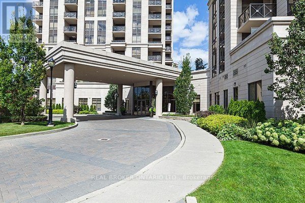 Living room - 401 - 135 Wynford Drive, Toronto, ON M3C0J4 Photo 2