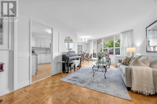 Kitchen - 401 - 15 Vicora Linkway, Toronto, ON M3C1A7 Photo 3