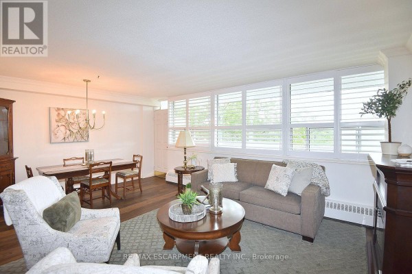 Primary Bedroom - 401 - 2263 Marine Drive, Oakville, ON L6L5K1 Photo 4