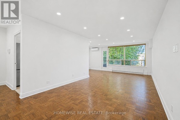 401 - 2500 Bathurst Street, Toronto, ON M6B2Y8 Photo 2