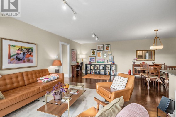 Kitchen - 401 - 2603 Bathurst Street, Toronto, ON M6B2Z6 Photo 3