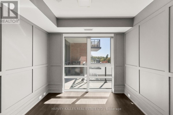 Living room - 401 - 3 Southvale Drive, Toronto, ON M4G1G1 Photo 4