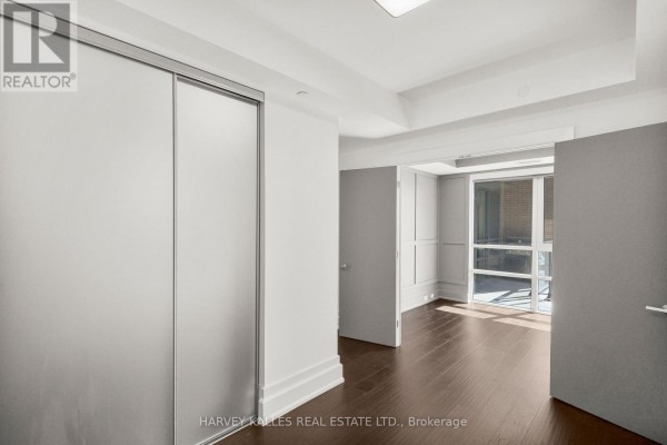 Bedroom - 401 - 3 Southvale Drive, Toronto, ON M4G1G1 Photo 5