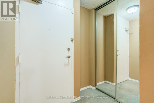 401 - 3077 Weston Road, Toronto, ON M9M3A1 Photo 5