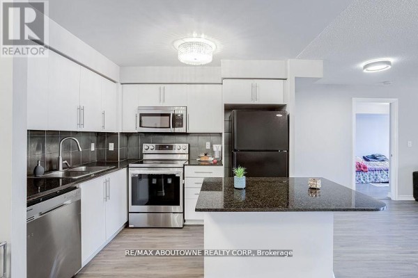 Bedroom - 401 - 310 Burnhamthorpe Road W, Mississauga, ON L5B4P9 Photo 4