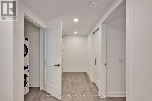 Living room - 401 - 340 Queen Street, Ottawa, ON K1R0G1 Photo 3