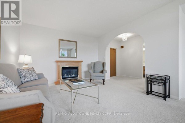 Primary Bedroom - 401 - 5250 Lakeshore Road, Burlington, ON L7L5L2 Photo 5