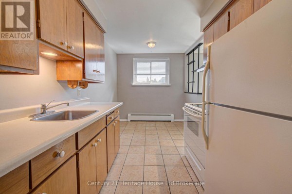 Bathroom - 401 - 770 Hughson Street, Woodstock, ON N4S4P5 Photo 5