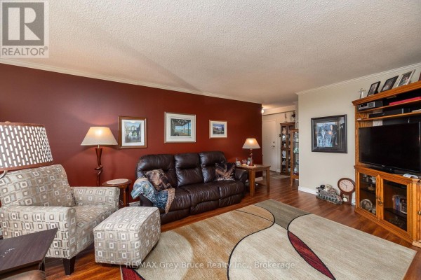 Kitchen - 401 - 860 9 Street E, Owen Sound, ON N4K1R2 Photo 5