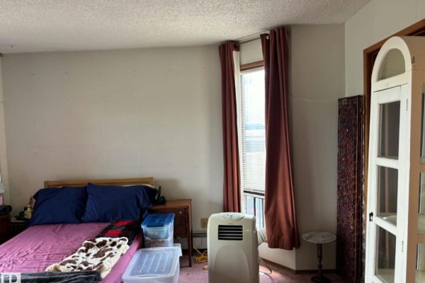 Primary Bedroom - #401 10743 107 St Nw Nw, Edmonton, AB T5H2Y9 Photo 4
