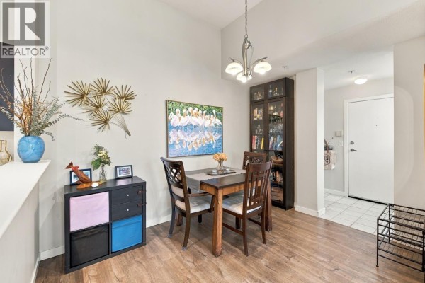 401 137 E 1st Street, North Vancouver, BC V7L1B2 Photo 4