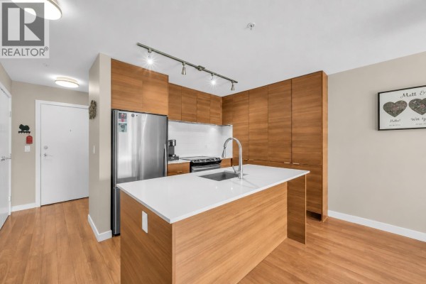 401 1677 Lloyd Avenue, North Vancouver, BC V7P0B1 Photo 3