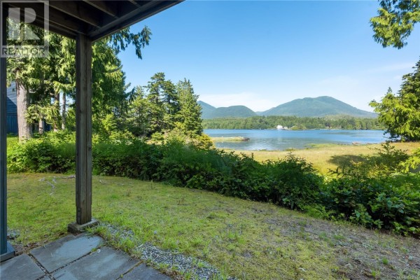 Living room - 401 1971 Harbour Dr, Ucluelet, BC V0R3A0 Photo 2