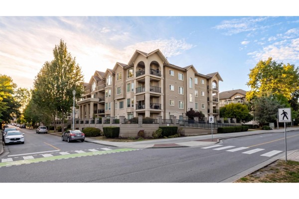 401 20281 53a Avenue, Langley, BC V3A3V6 Photo 2