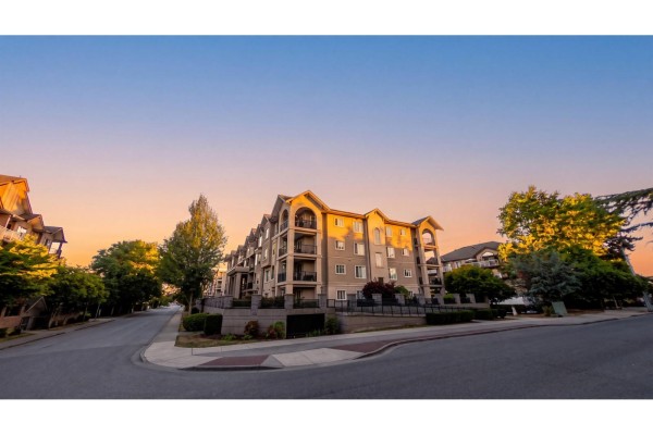 401 20281 53a Avenue, Langley, BC V3A3V6 Photo 4