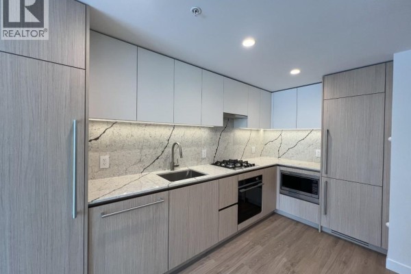 409 2135 Springer Avenue, Burnaby, BC V5B0C1 Photo 2