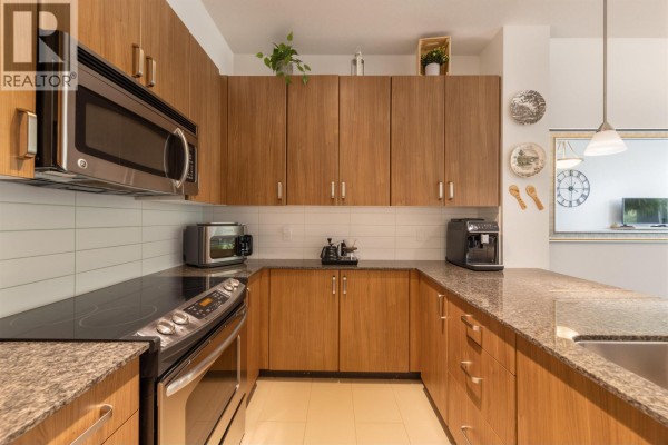 401 265 Ross Drive, New Westminster, BC V3L0C8 Photo 5