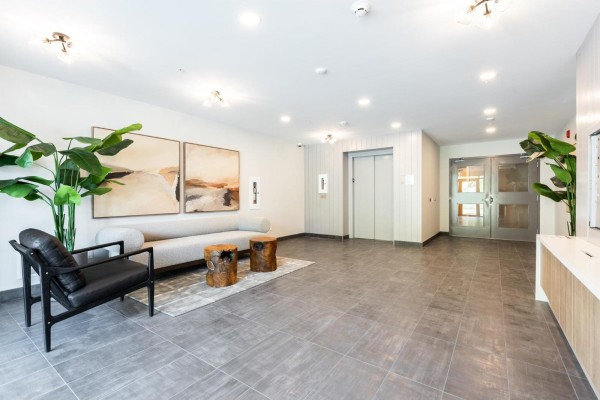 401 33920 Best Avenue, Mission, BC V2V0L9 Photo 3