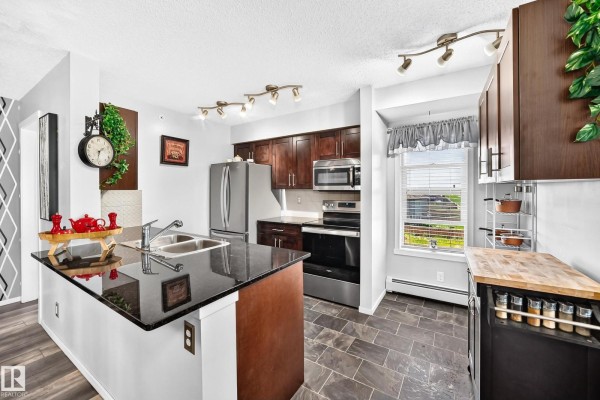 Primary Bedroom - #401 5390 Chappelle Rd Sw, Edmonton, AB T6W3K7 Photo 4