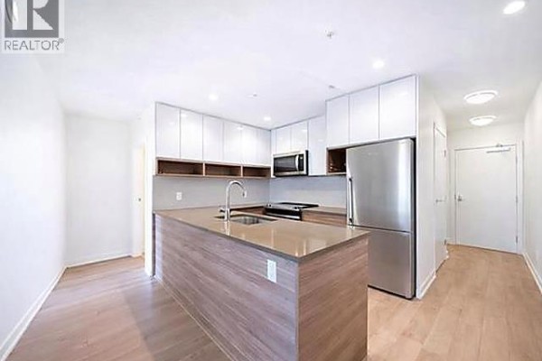 401 8850 University Crescent, Burnaby, BC V5A4Y8 Photo 4