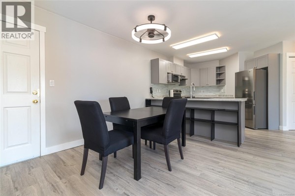 Kitchen - 401 893 Hockley Ave, Langford, BC V9B2V8 Photo 5