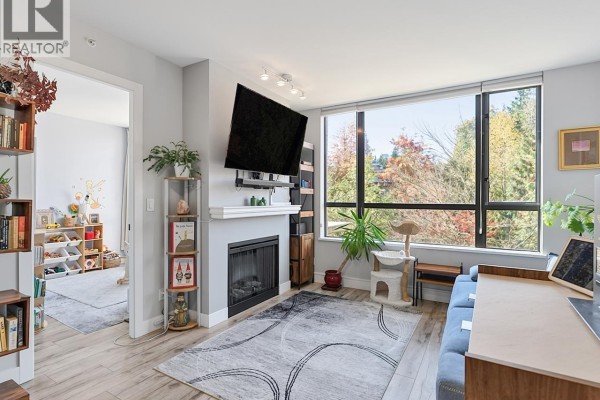 401 9300 University Crescent, Burnaby, BC V5A4X9 Photo 4