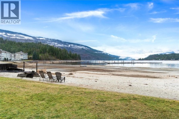 Bedroom - 401 97a Highway, Sicamous, BC V0E2V1 Photo 5