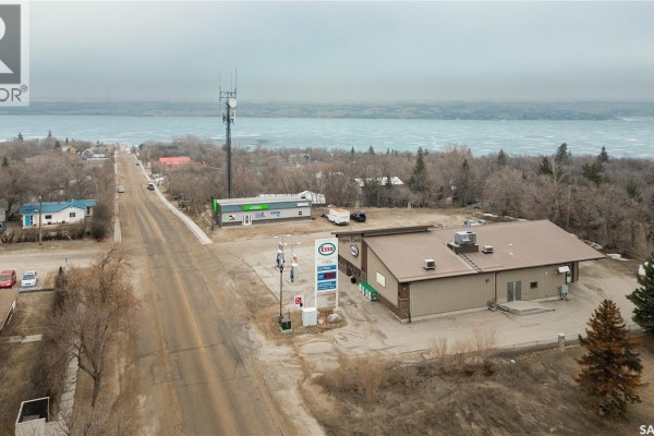 401 Centre Street, Regina Beach, SK S0G4C0 Photo 4