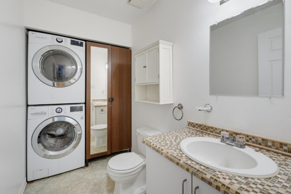 Laundry room - 401 Ch. Lamarche, L Ange Gardien, QC J8L0R9 Photo 4