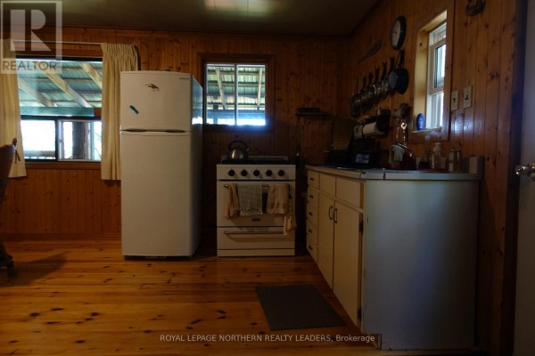 Primary Bedroom - 401 Patels Road, Timiskaming, ON P4N2G4 Photo 5