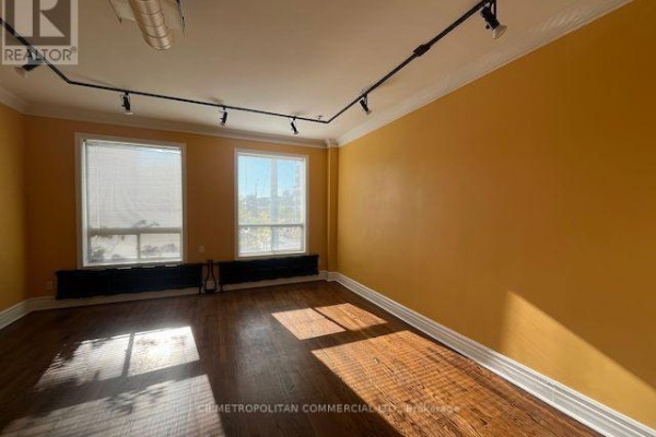 401 Spadina Avenue, Toronto