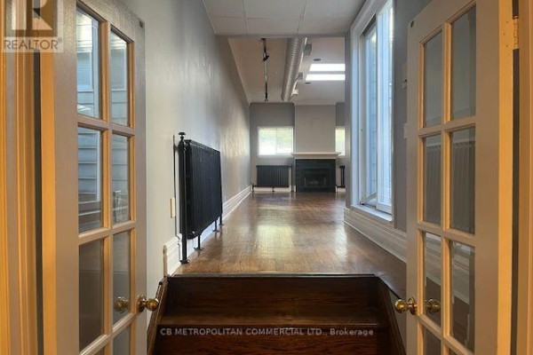 401 Spadina Avenue, Toronto, ON M5T2G6 Photo 3