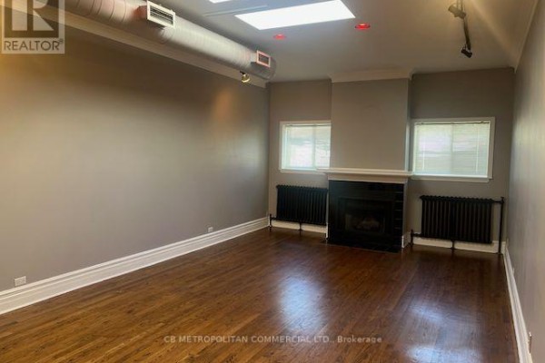 401 Spadina Avenue, Toronto, ON M5T2G6 Photo 4