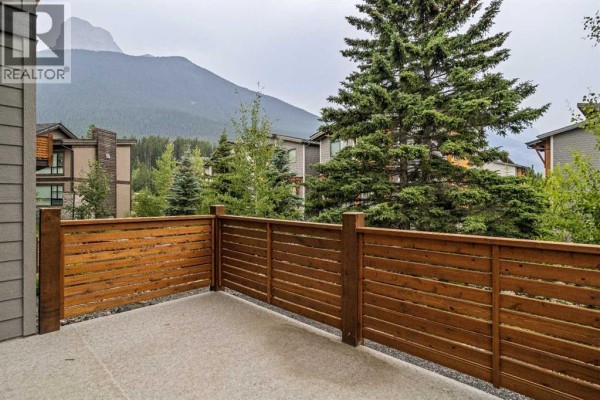 Family room - 401 Stewart Creek Close, Canmore, AB T1W0L6 Photo 5
