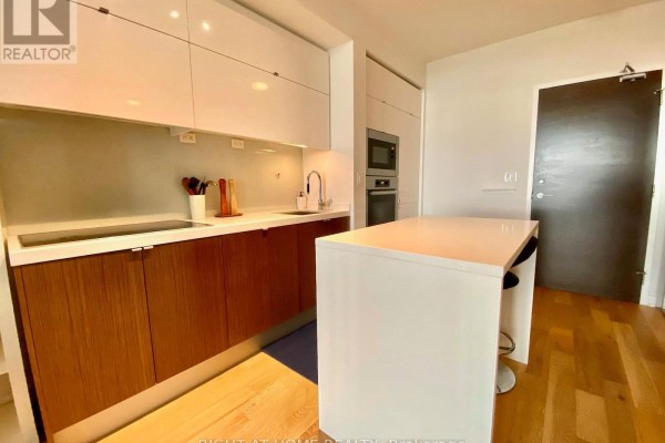 4011 - 21 Iceboat Terrace, Toronto, ON, photo 3