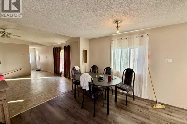 Eat in kitchen - 4011 51 Avenue, Provost, AB T0B3S0 Photo 3